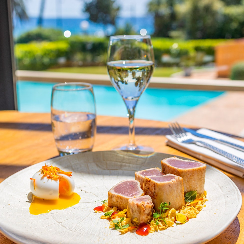 Restaurant La Palma avec terrasse vue mer à Cannes